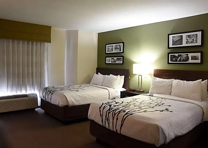Hotel Sky Harbor Airport 2*